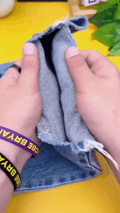 Trenditor™ – Portable Mini Handy Sewing Machine || Effortless Stitching Anytime, Anywhere!